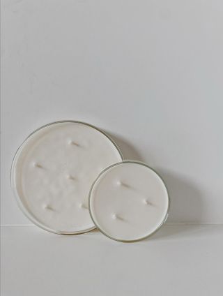 NOVINKA! 🇨🇿 | Chystám pro vás novinku v ultra minimalistickém stylu. Čiré sklo, průhledná mini etiketa s jemným černým...