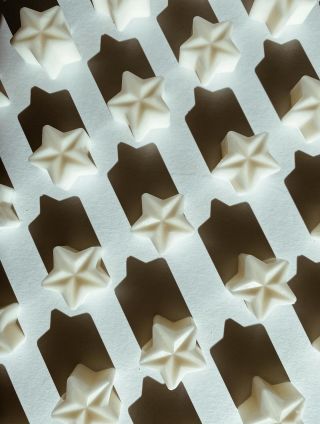 Coming soon... ✨ #vosk #vonnyvosk #vanocnikolekce #vune #pomeranc #svatecnipomeranc #relax #eufemia #novinka ~ #wosk...